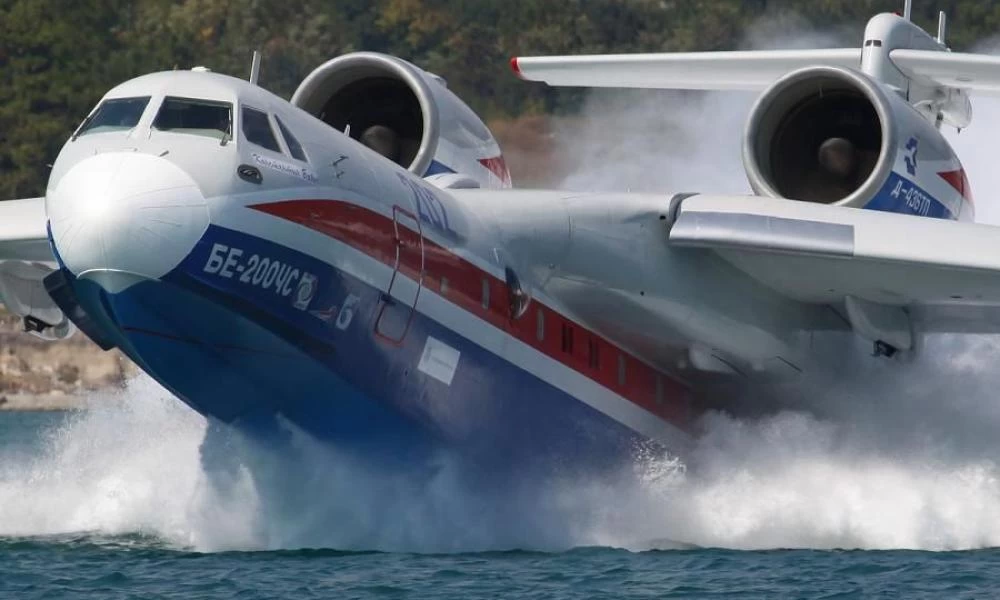 Ρώσικο Beriev-200: Βλάβη στον κινητήρα καθήλωσε το πυροσβεστικό